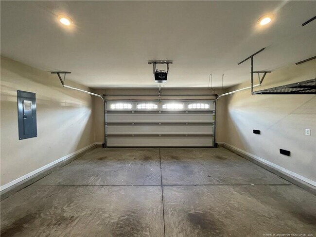 Building Photo - 152 Ladden Ln