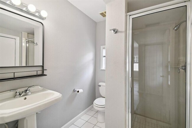 Building Photo - 2918 W Coachman Ave