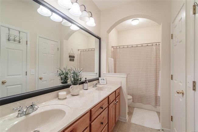 Building Photo - 612 Stoneybrooke Way