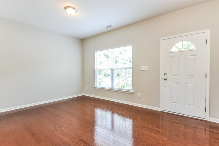 Building Photo - 2017 Sterling Hill Dr