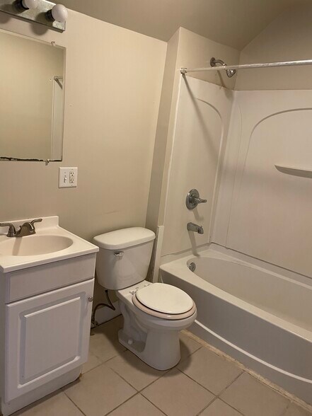 Building Photo - 607 Minor Ave