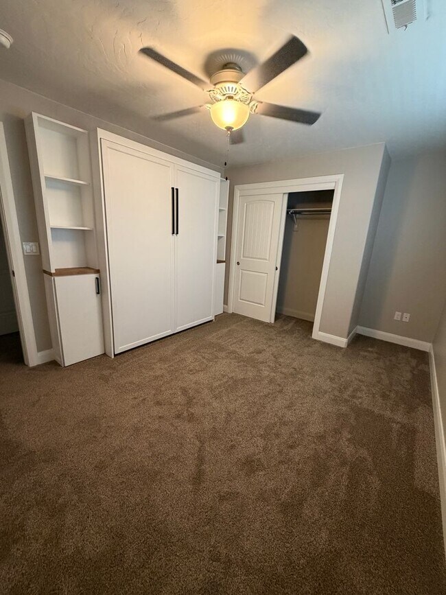 Building Photo - Luxury Townhome in Santa ClaraStunning 3 BR, 2.5 BA Townhome with Spectacular Views!