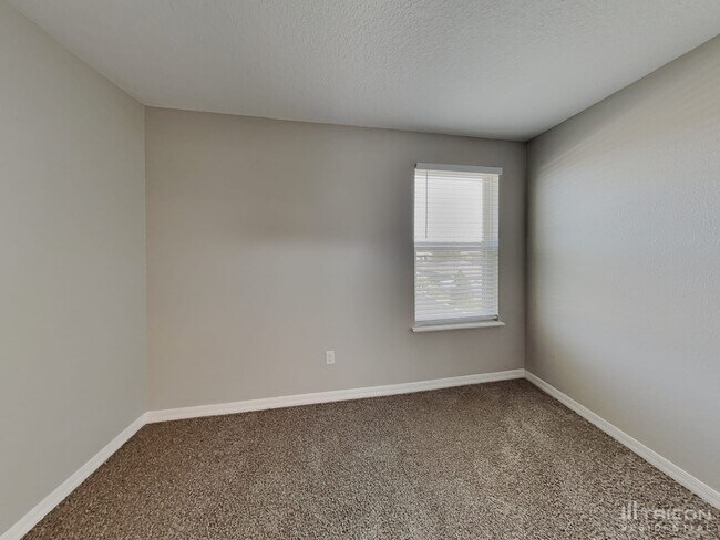 Building Photo - 509 Kestrel Dr