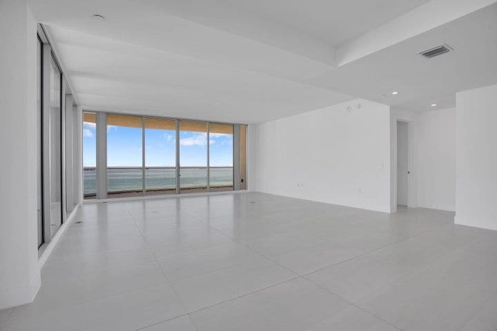 Building Photo - 151 N Seabreeze Blvd