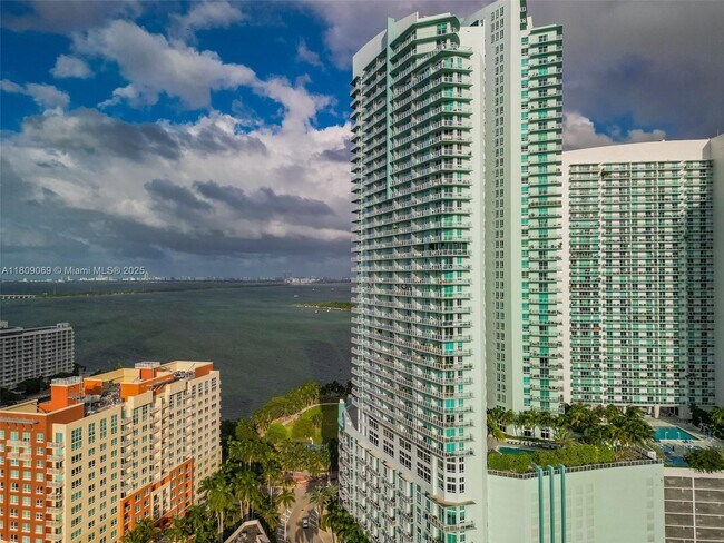 Building Photo - 1900 N Bayshore Dr