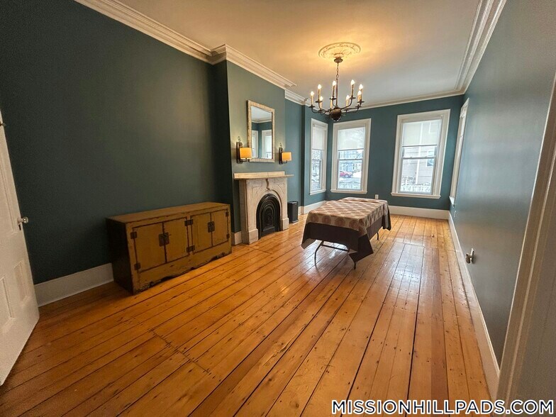 Building Photo - 1 Pickering Ave