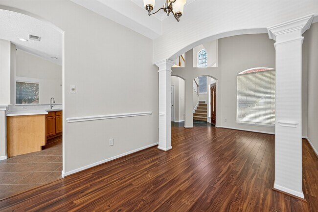 Building Photo - 15618 Edgemere Ct