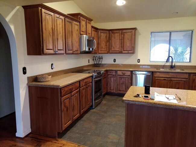 Building Photo - 15619 E Palisades Blvd