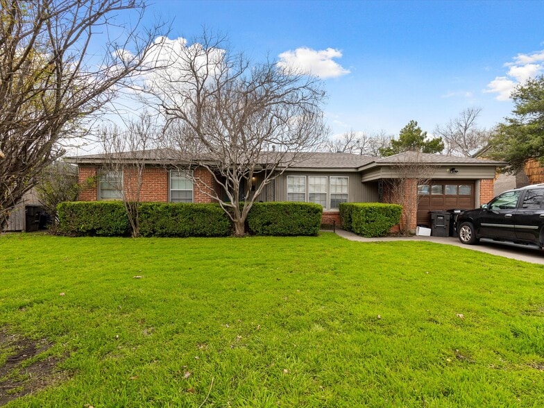 Building Photo - 4016 Acacia St