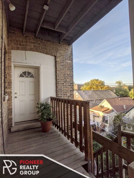 Building Photo - 2329 N Rockwell St