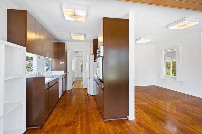 Building Photo - 5342 Emporia Ave
