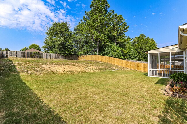 Building Photo - 479 Sebastian Dr