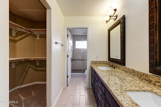 Building Photo - 8653 E Royal Palm Rd
