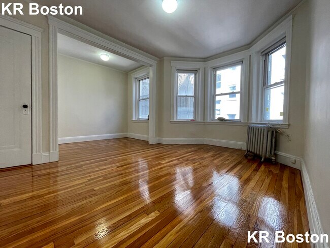 Building Photo - 1381 Boylston St