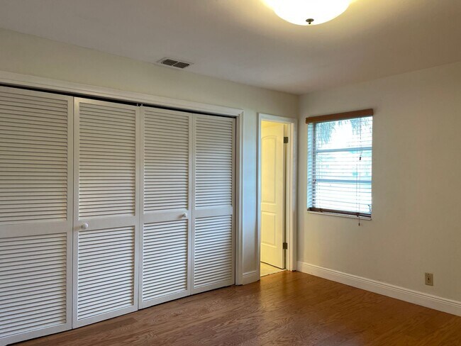 Building Photo - Easy Living in Palm Beach Gardens—Minutes ...