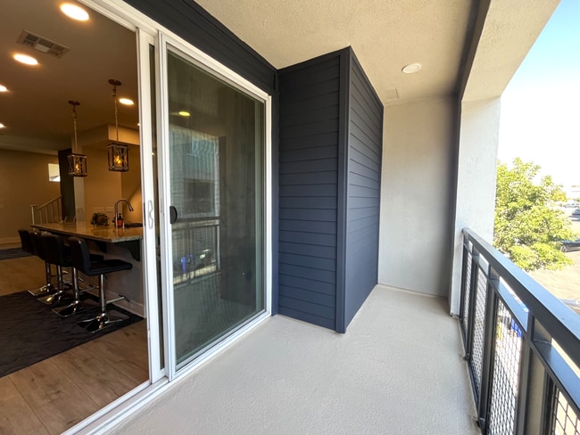 Building Photo - 3 bed, 4 bath located in Rancho Cucamonga!