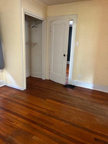 Building Photo - 2612 Cruft St