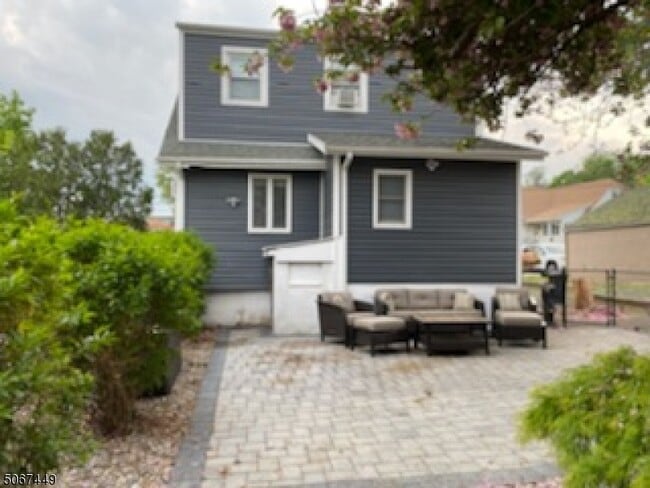 Building Photo - 2 Linwood Terrace