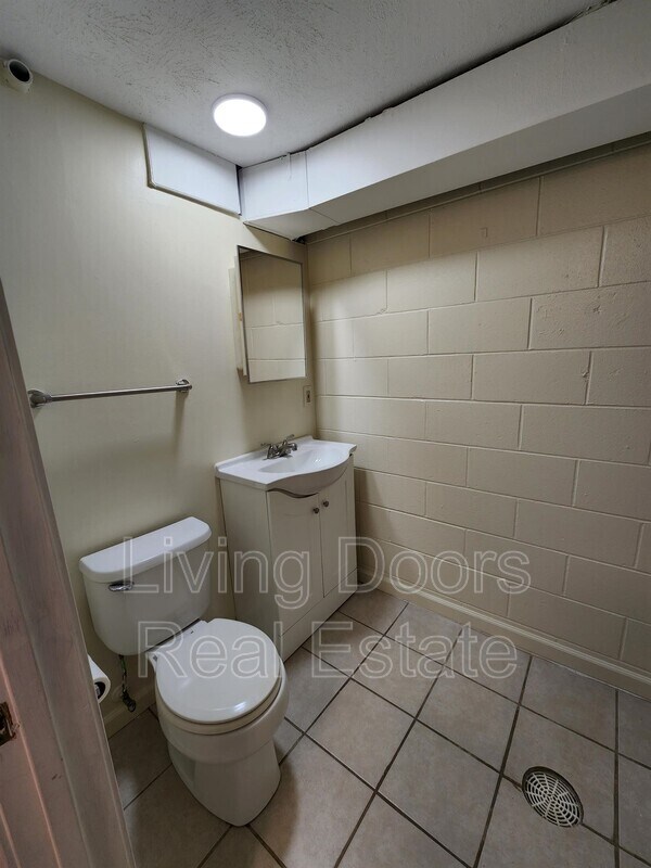 Building Photo - 1509 David Dr