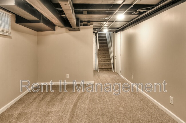 Building Photo - 1220 S 55th St