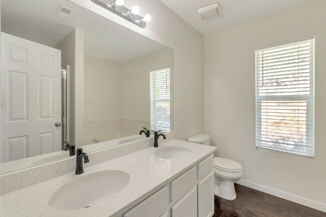 Building Photo - REFRESHED 5-Bedroom Home in Desirable Draper - Pet Friendly - NEW CARPET UPSTAIRS | Refreshed kit...