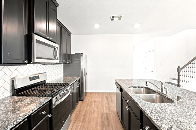 Building Photo - 1202 Vilamoura Ct