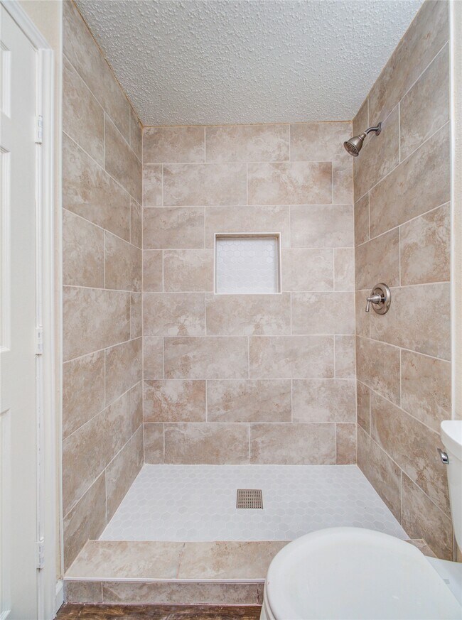 Building Photo - 3307 E Heatherock Cir