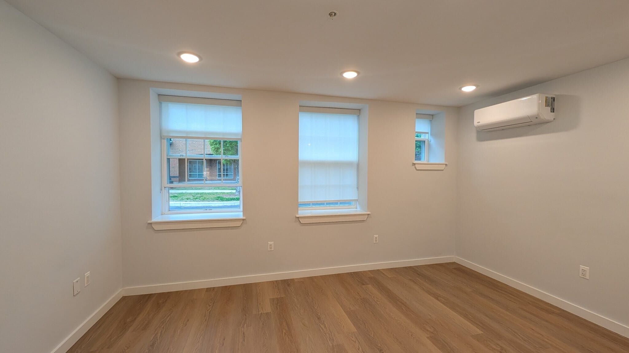 Building Photo - 55 Tunxis Ave