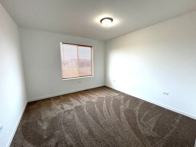 Building Photo - 1123 Gillespie Ln