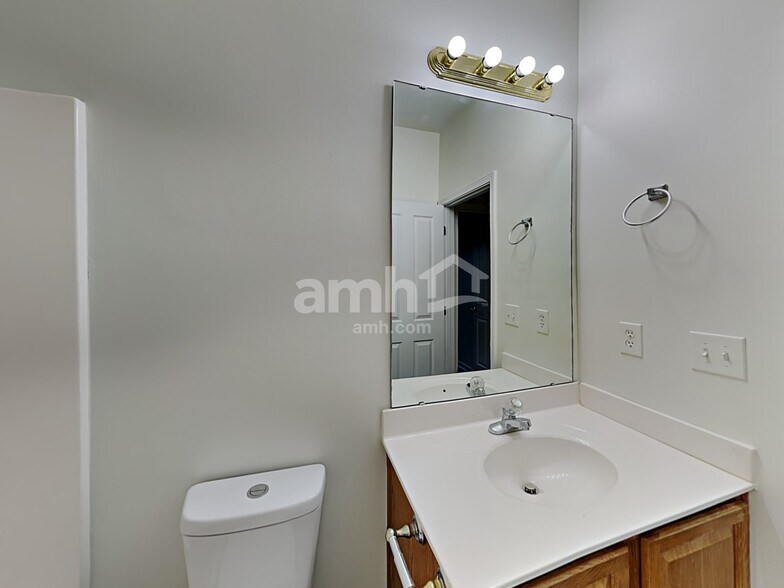 Building Photo - 4134 Vance Rd N