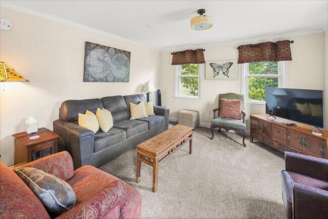 Building Photo - 311 A St NE