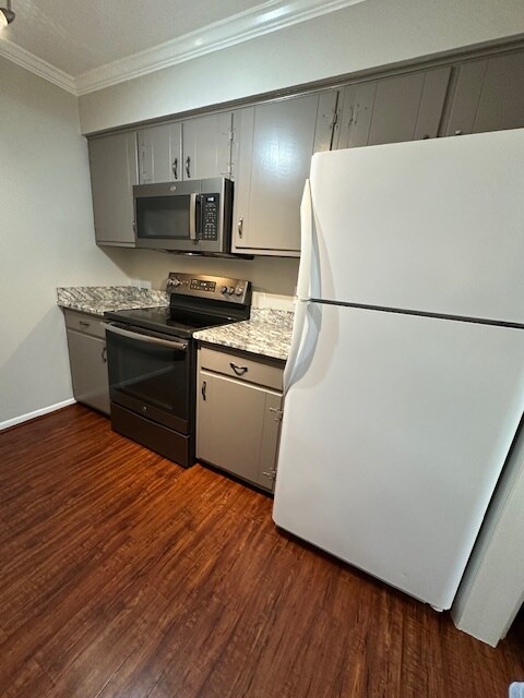 Updated Kitchen - 2116 Hobbs Rd