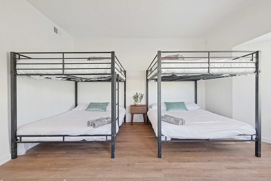 Building Photo - 260 McGraw Ln