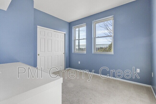 Building Photo - 18602 E Water Dr