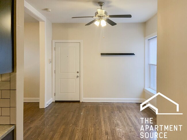 Building Photo - 857 W Cornelia Ave