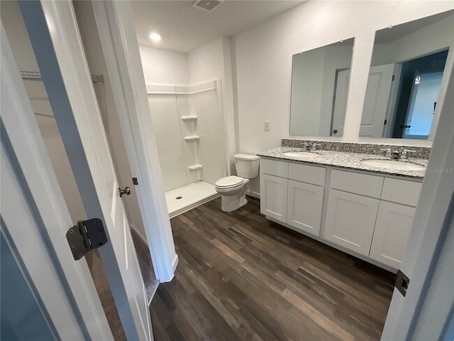 Building Photo - 7145 N Henderson Way