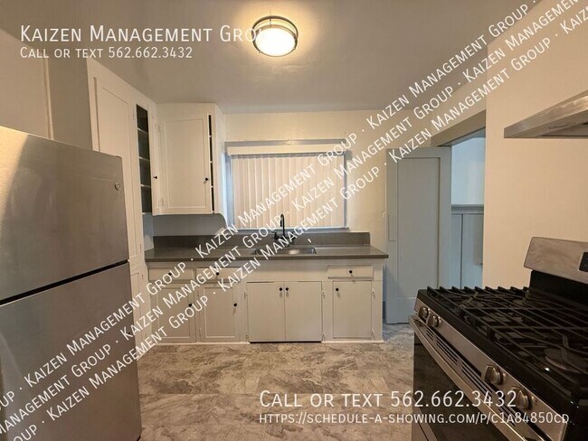 Building Photo - 534 W 14th St