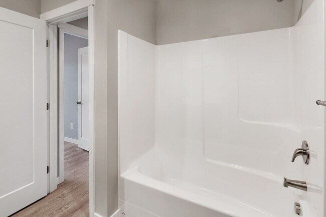 Building Photo - 1837 Eastgate Loop