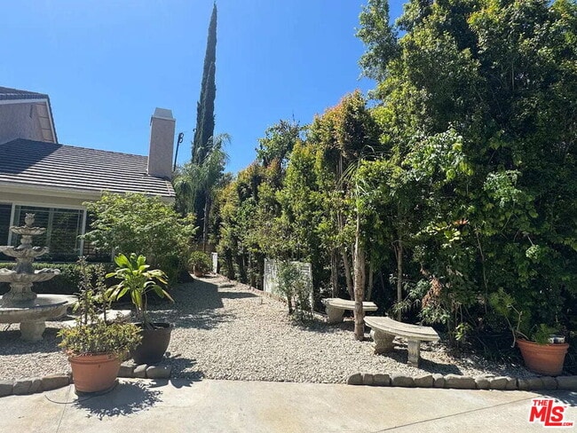 Building Photo - 7814 Woodhall Ave