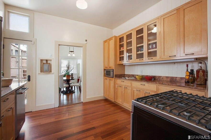 Brand new Kitchen with Granite Counters and Stainless Steel Appliances - 2755 Sutter Street