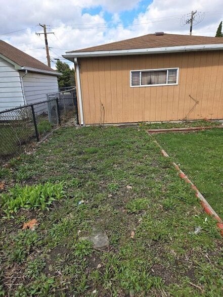 Building Photo - 15210 S State St