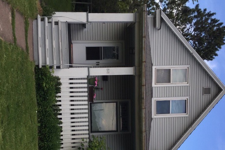 Building Photo - 818 N 7th Ave E