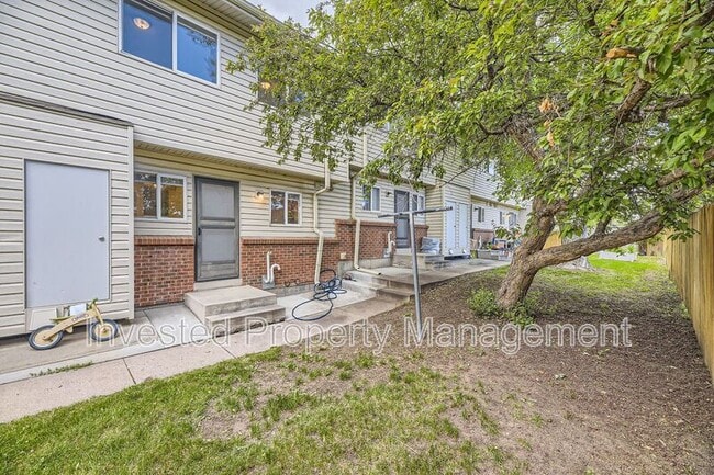 Building Photo - 594 S Eaton St