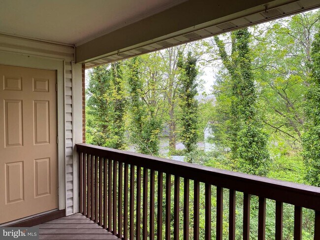 Building Photo - 9949 Grapewood Ct