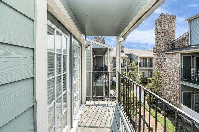 Building Photo - 3758 Tanglewilde St
