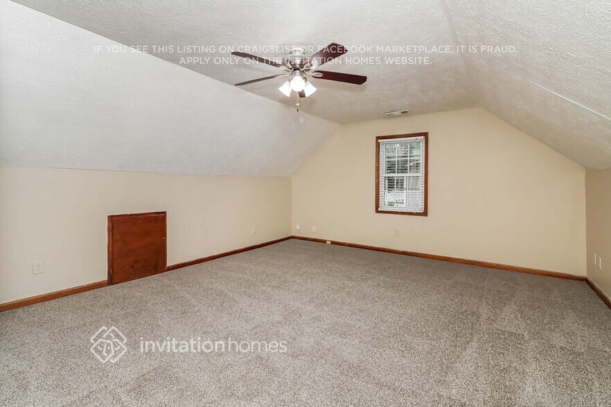 Building Photo - 3142 Country Lake Dr