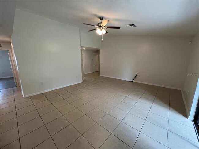 Building Photo - 818 La Salle Ave