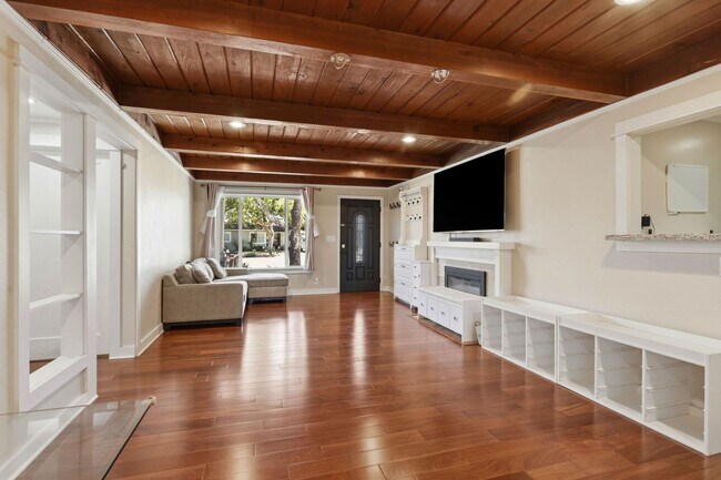 Building Photo - Wow! What a Great Home! Available Soon!