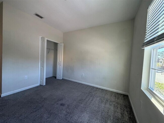 Building Photo - 9360 Tecumseh Dr