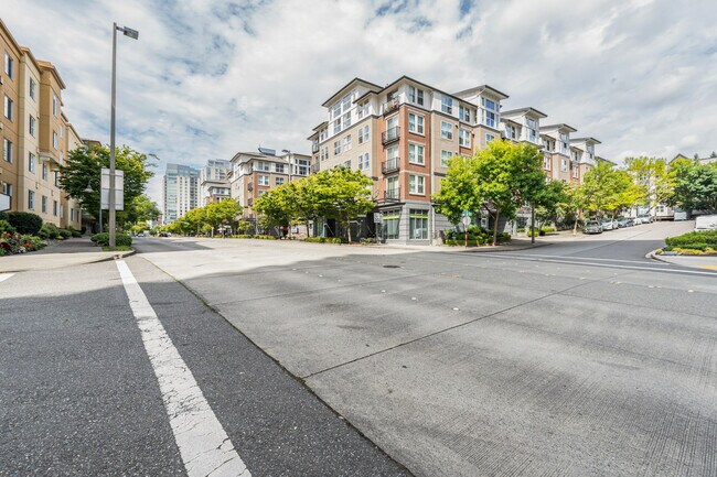 Building Photo - 989 112th Ave NE